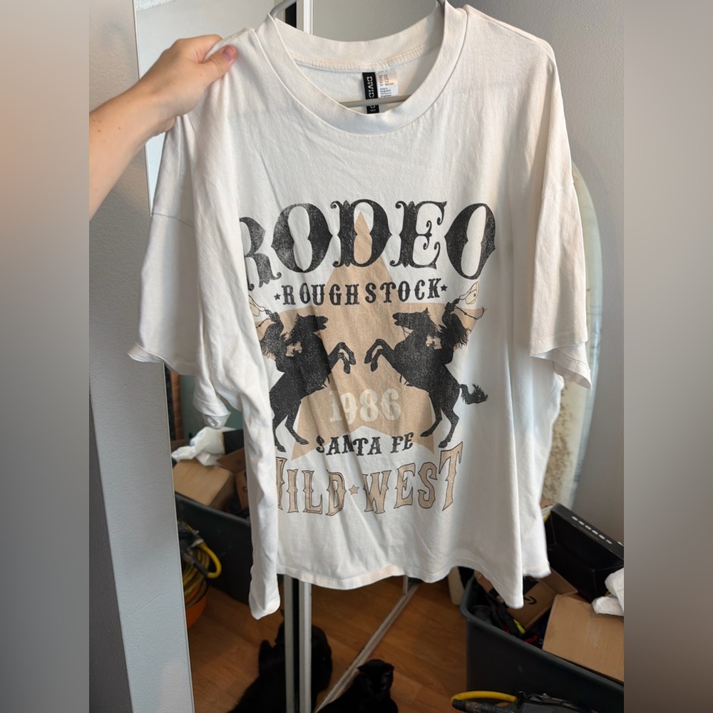 H&M tee - Picture 4 of 12